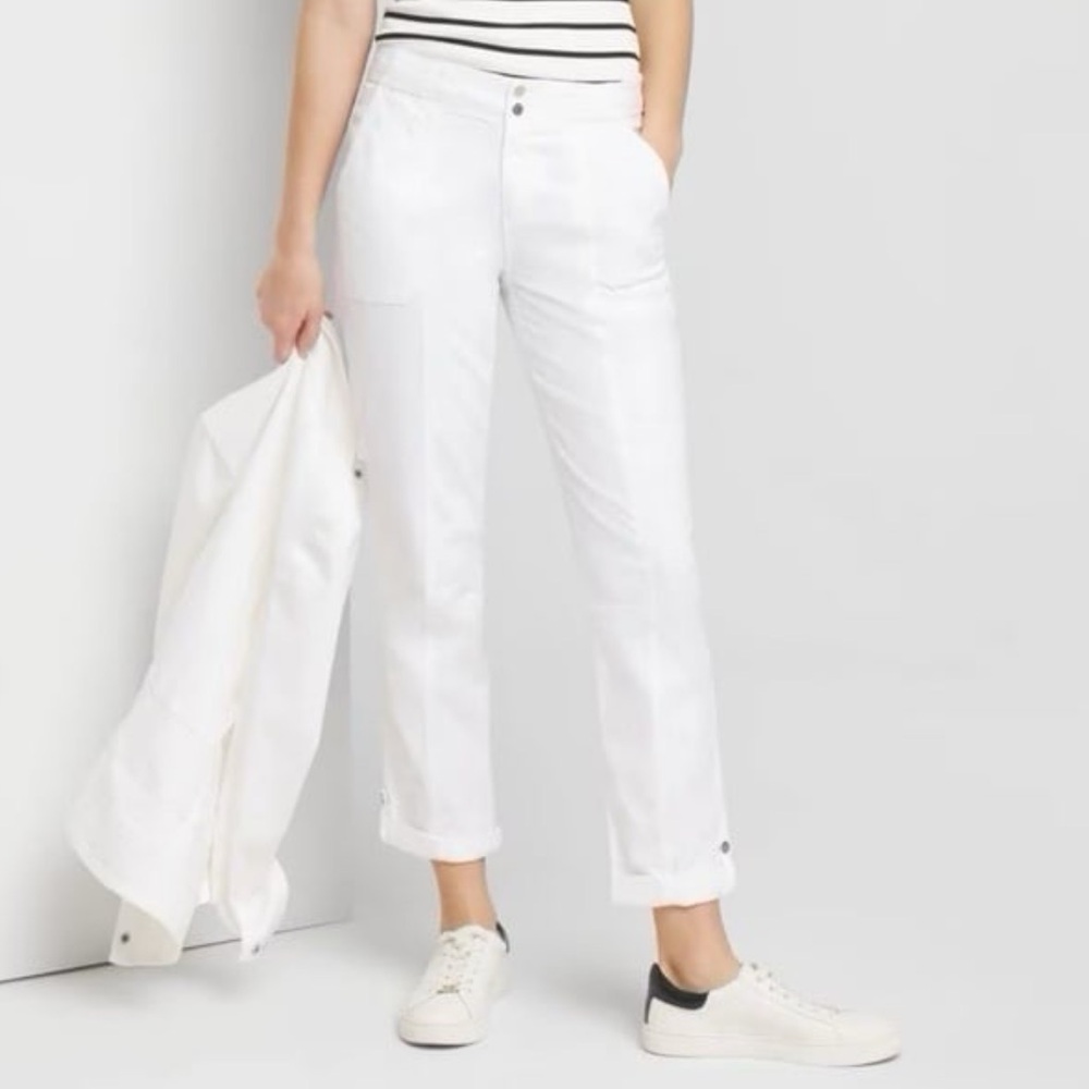White House Black market straight crop white pants size 4